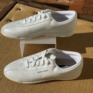 Easy Spirit  AP1 Walking Classic White Sneakers 8N